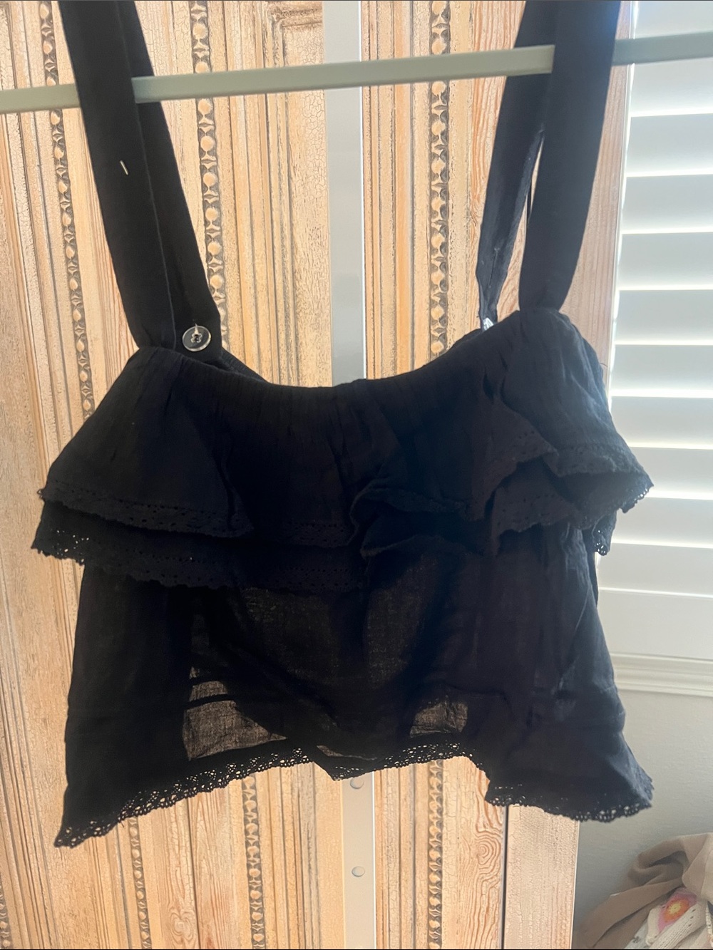 Black Ruffled Sleeveless Crop Top